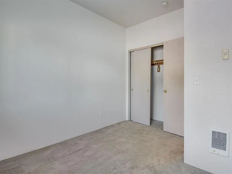 Chelsey Lane Apartments — Photo 14