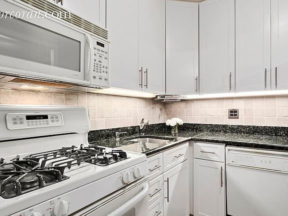 3rd image of 337-341 E 50th St