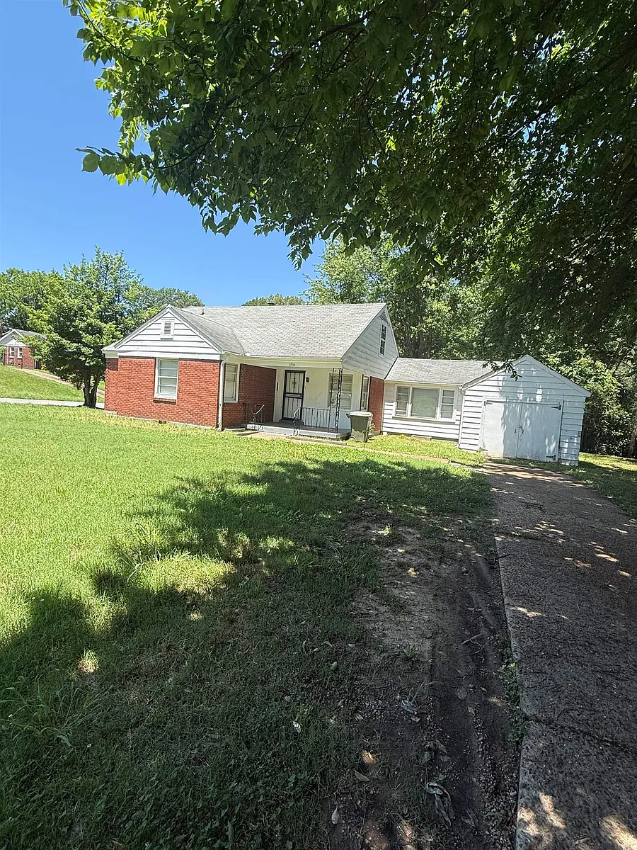 Building Photo - 1700 Warner Ave