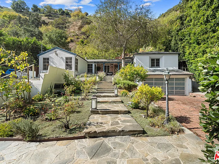 1853 Nichols Canyon Rd — Photo 3