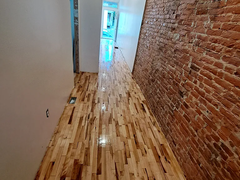 1353 W Jerome St #1 — Photo 7