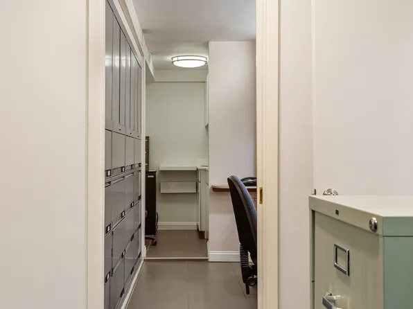 210 East 47th Street image 9 of 12