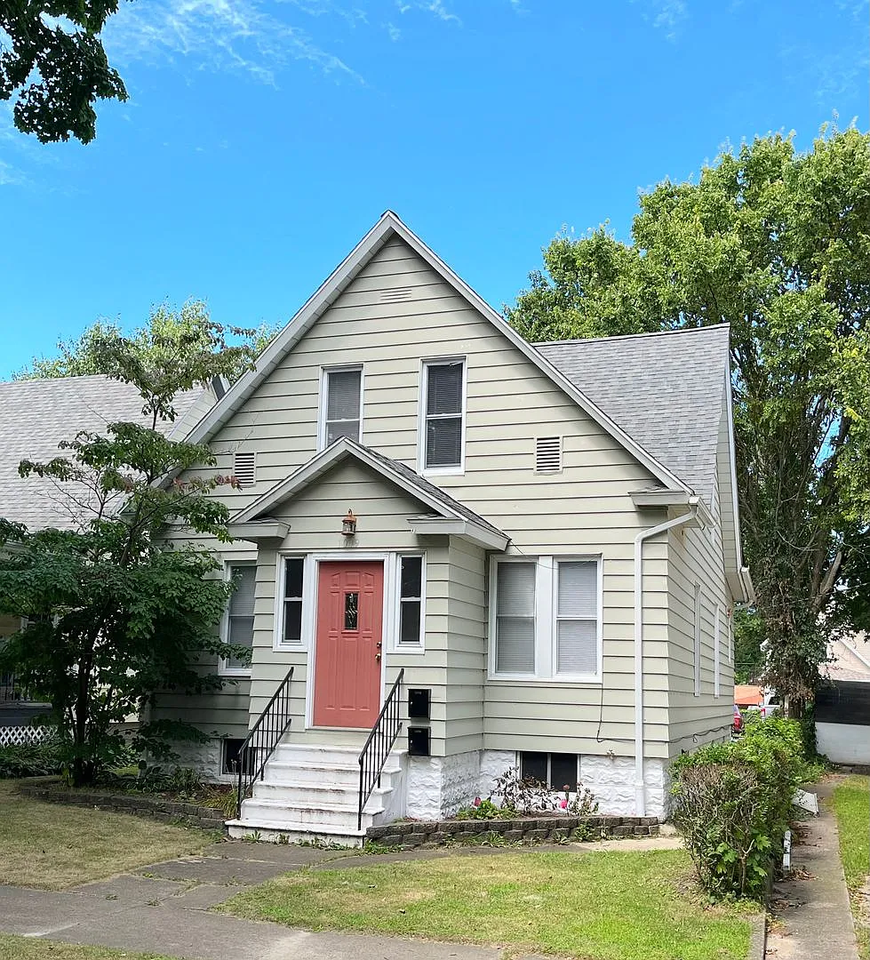 1009 Michigan Ave. — Photo 1