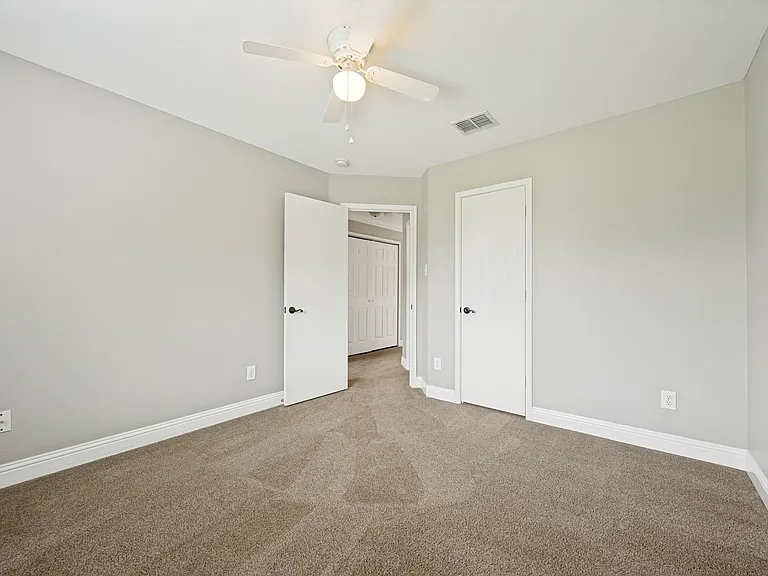 1601 Elm St — Photo 18
