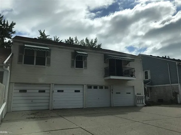 24645 Spring Ln, Harrison Township, MI 48045