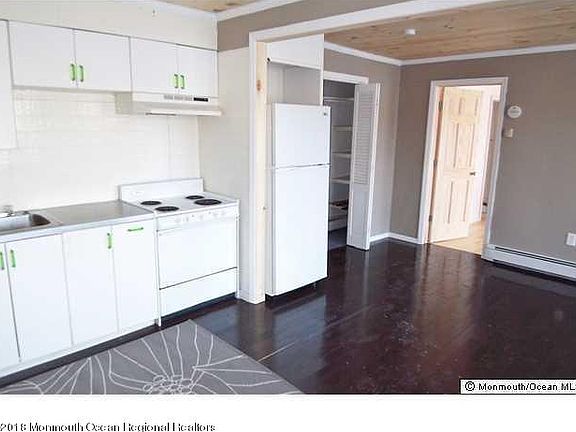 3rd image of 106 Lake Ave Side 1