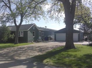 420 East St, Plainfield, IA 50666