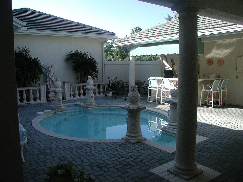 2nd image of 6345 Ravenwood Ct
