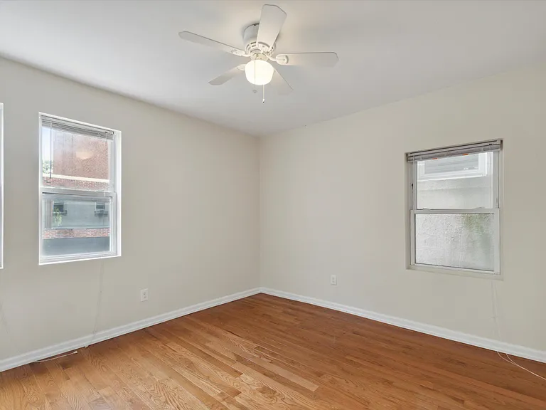 16 Spring St #1A — Photo 2