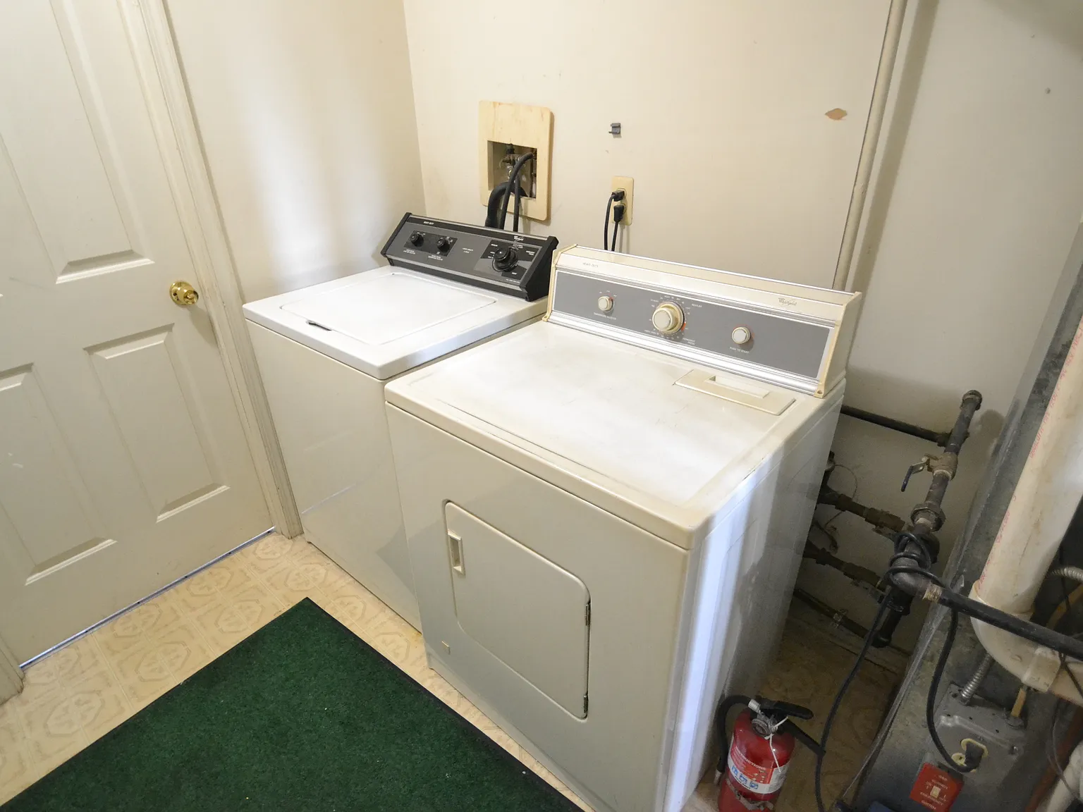 3 bed, 1400 sqft, $3,000 — Photo 4