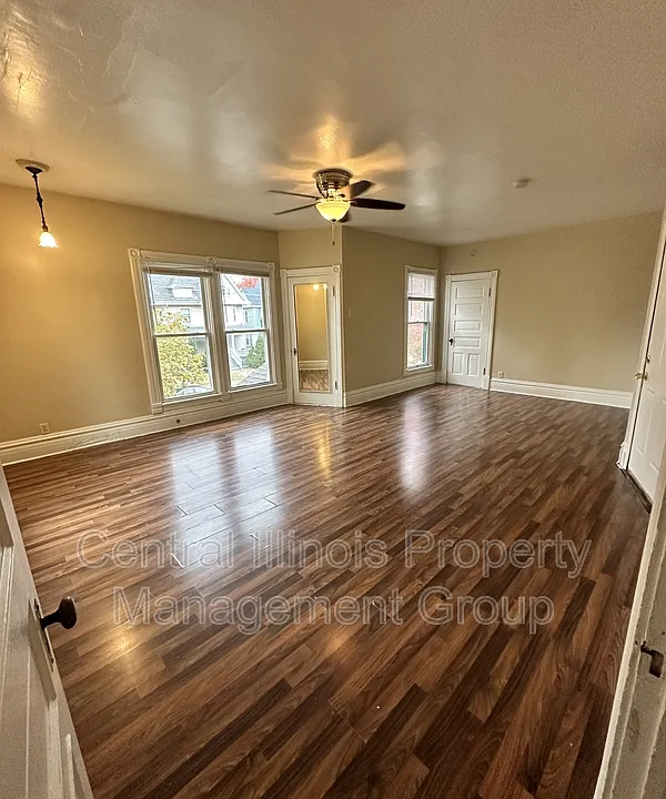 311 E Locust St #2