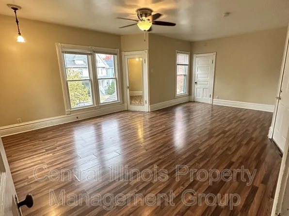 311 E Locust St #2, Bloomington, IL 61701