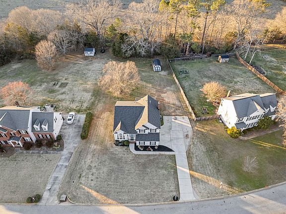 2nd image of 106 Hornbuckle Dr
