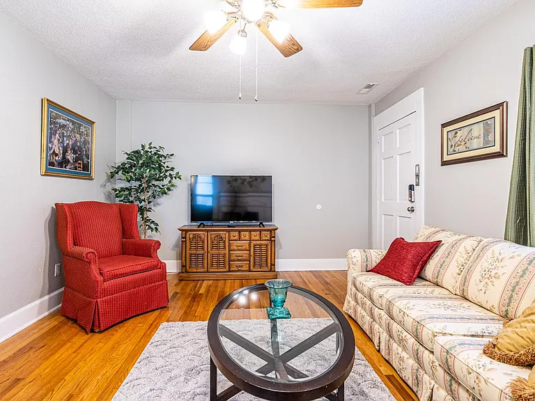 1300 Sparkman St SW — Photo 4