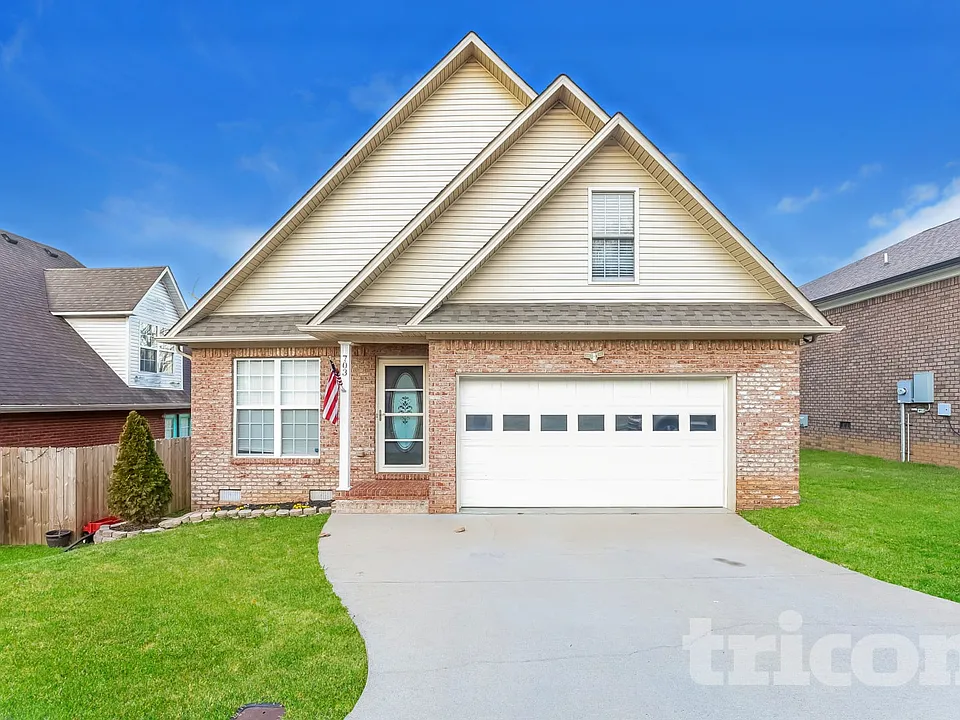 703 Maple Ct