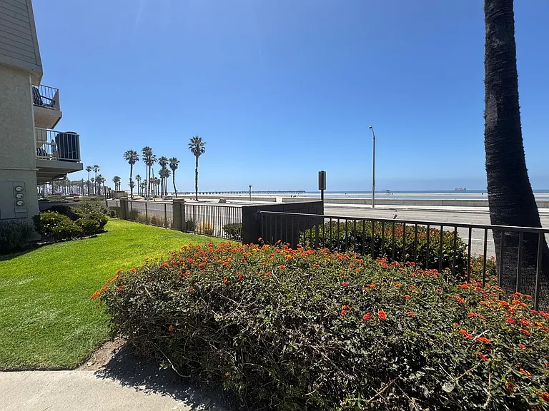390 E Surfside Dr — Photo 30