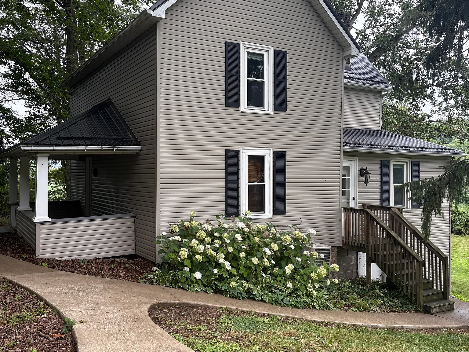 2 bed, 1450 sqft, $1,750 — Photo 1