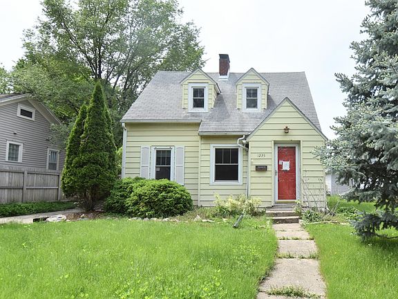 2nd image of 1225 Roosevelt Ave
