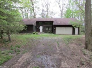 18894 Rivers Edge Dr W, Chagrin Falls, OH 44023