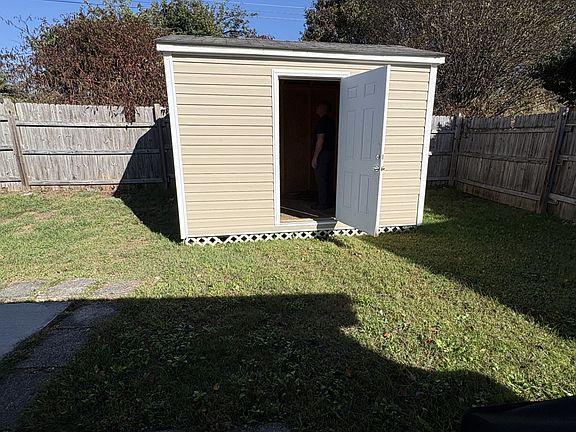 3rd image of 336 Black River Rd