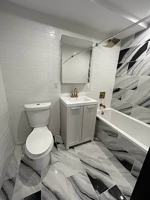 Rented by Delmark Realty LLC | media 48