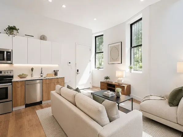 481 Evergreen Avenue image 1 of 7