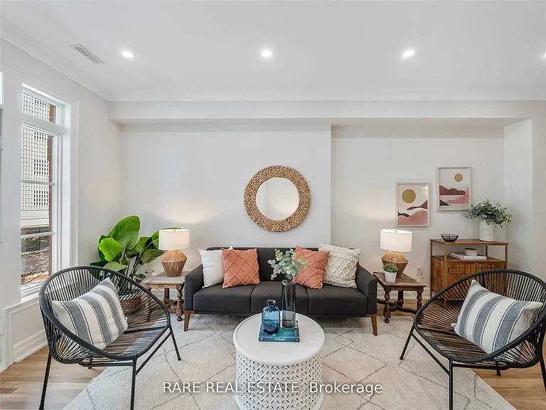 65 Pleasant Blvd — Photo 3