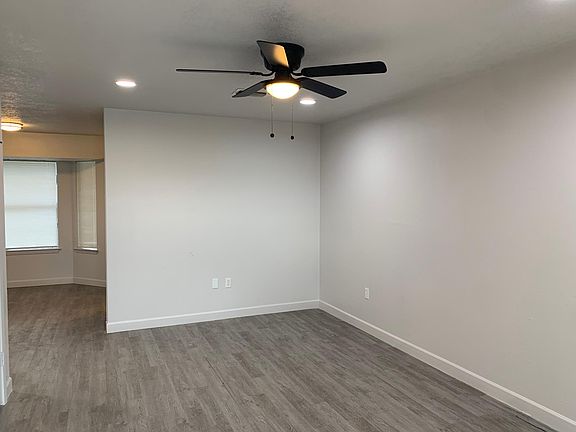4th image of 893 Plaza Ct