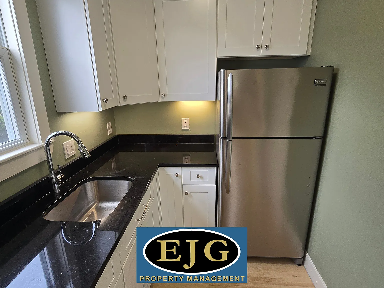 2 bed, $1,900 — Photo 3