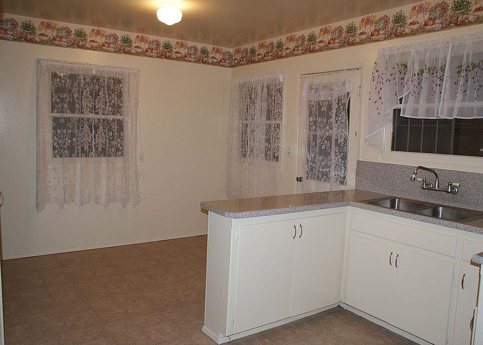 2nd image of 5559 El Monte Ave