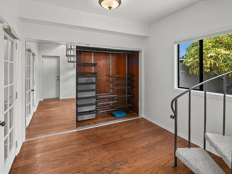 3925 Hawk St — Photo 15
