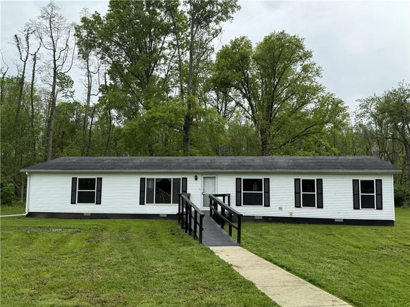 25114 E 2200th Rd, Dennison, IL 62423