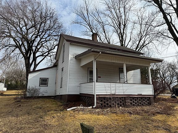 2nd image of 302 E 2nd St