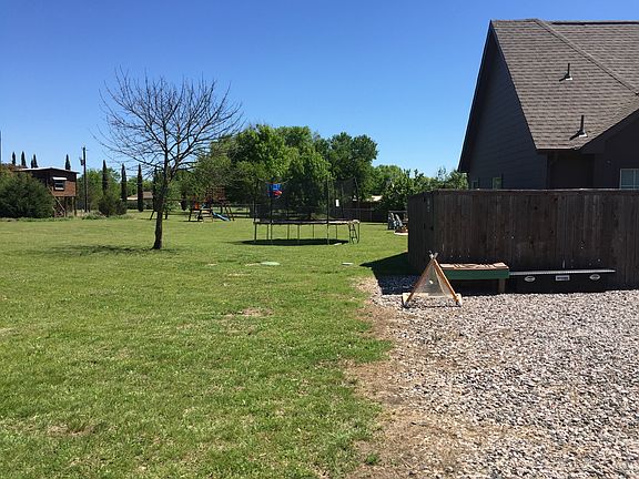 4th image of 260 Dale Dr