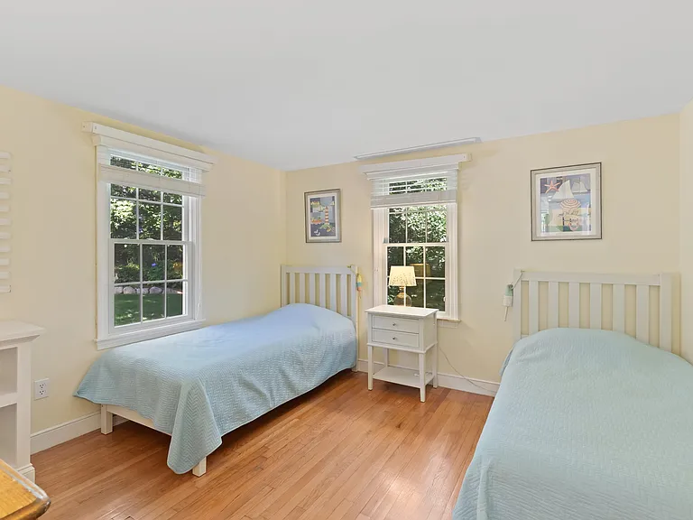 4 Wildwood Ave — Photo 15