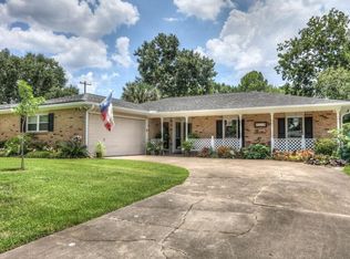 9315 Meadowglen Ln, Houston, TX 77063