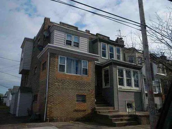 2401 S 72nd St, Philadelphia, PA 19142