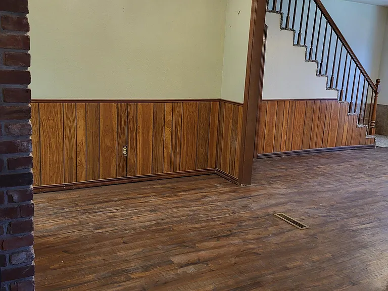 2620 N Brenda Ave — Photo 3