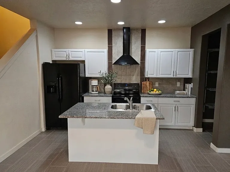 3006 N Leblanc Way — Photo 3