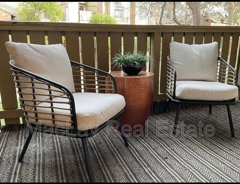 2 bed, 2.0 bath, 941 sqft, $1,800 — Photo 4