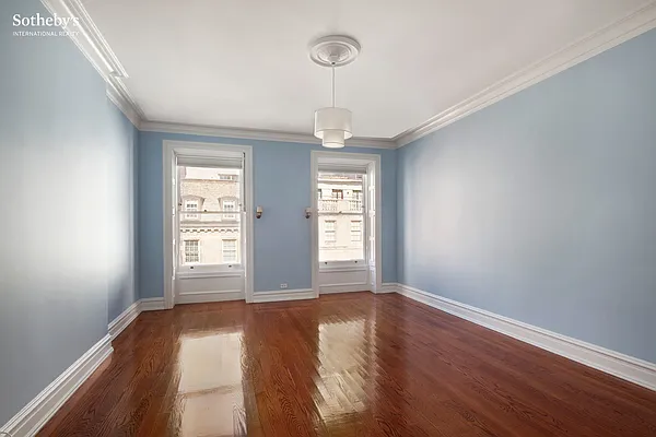 Rented by Sotheby's International Realty | media 32