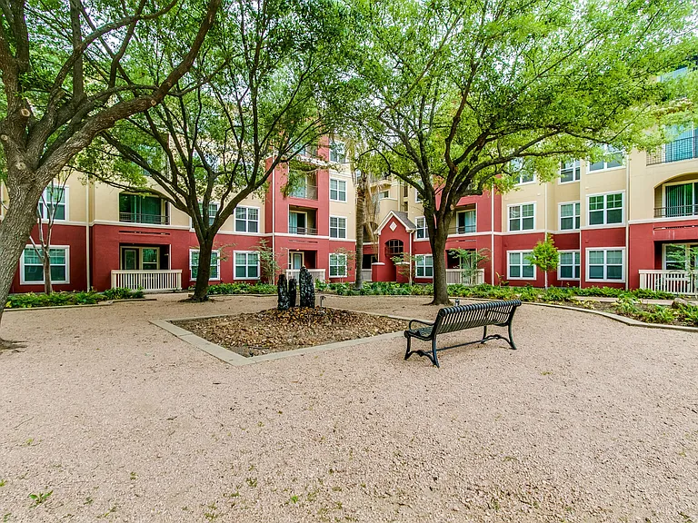 The Viv on West Dallas — Photo 10