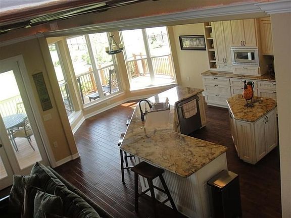 3rd image of 344 Waterfront Dr