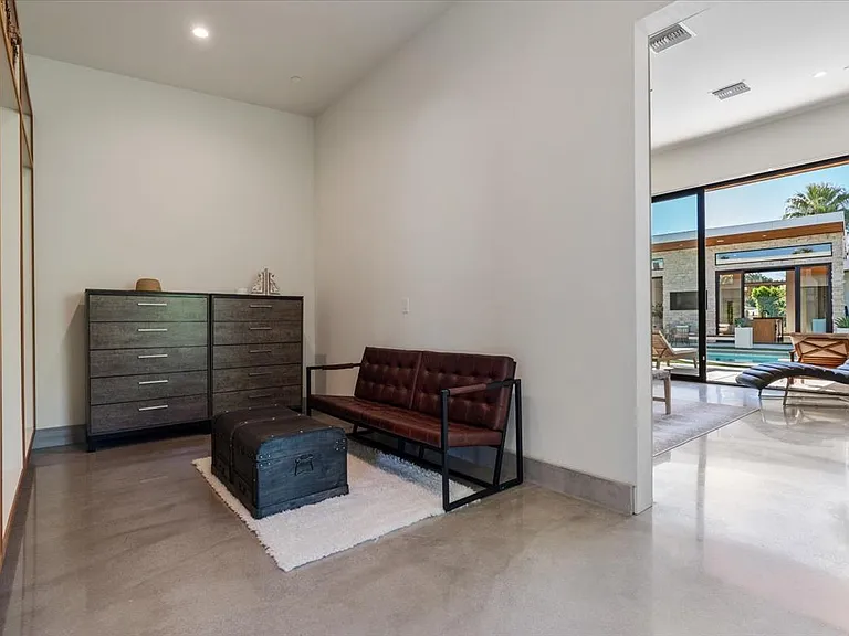 524 E Miraleste Ct — Photo 48