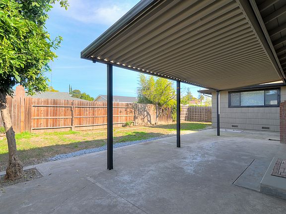 4th image of 8011 Grandstaff Dr