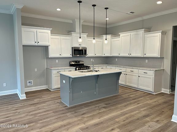 4th image of 112 Grenadine Dr