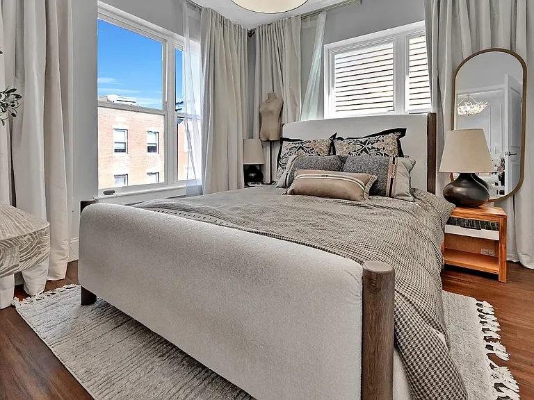 215 Maverick St #302B — Photo 11