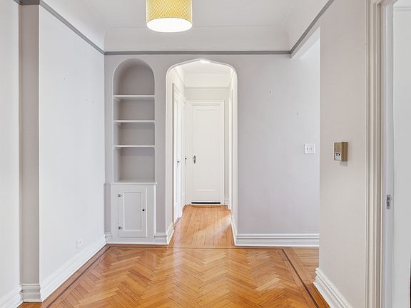5th image of 680 W 204th St APT 5E