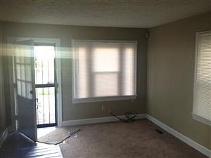 5th image of 323 N 42nd St