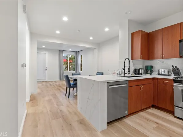 1801 E Katella Ave APT 1114, Anaheim, CA 92805